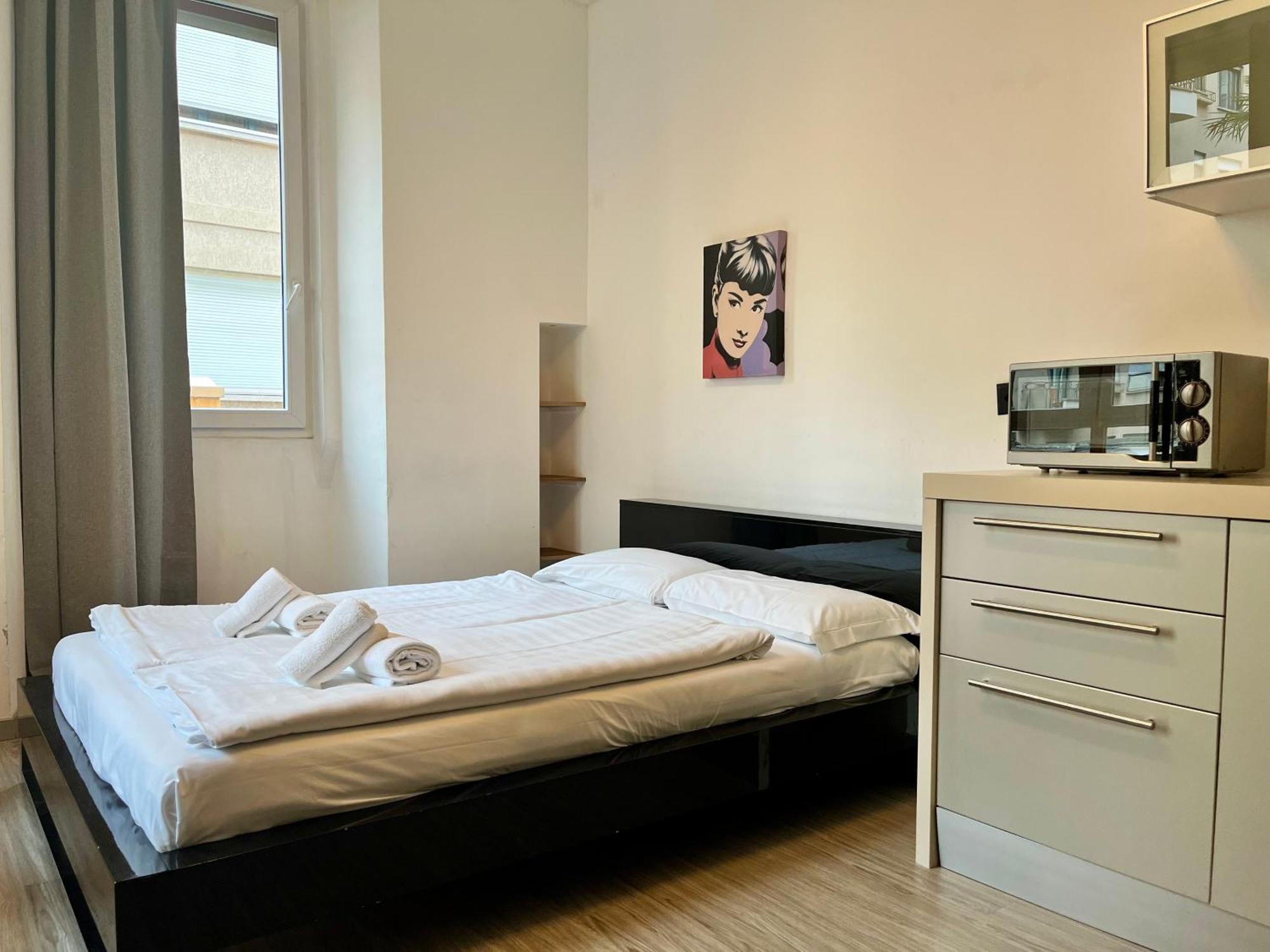 Guesthouse University By Lr - Self Check In Lugano Ngoại thất bức ảnh