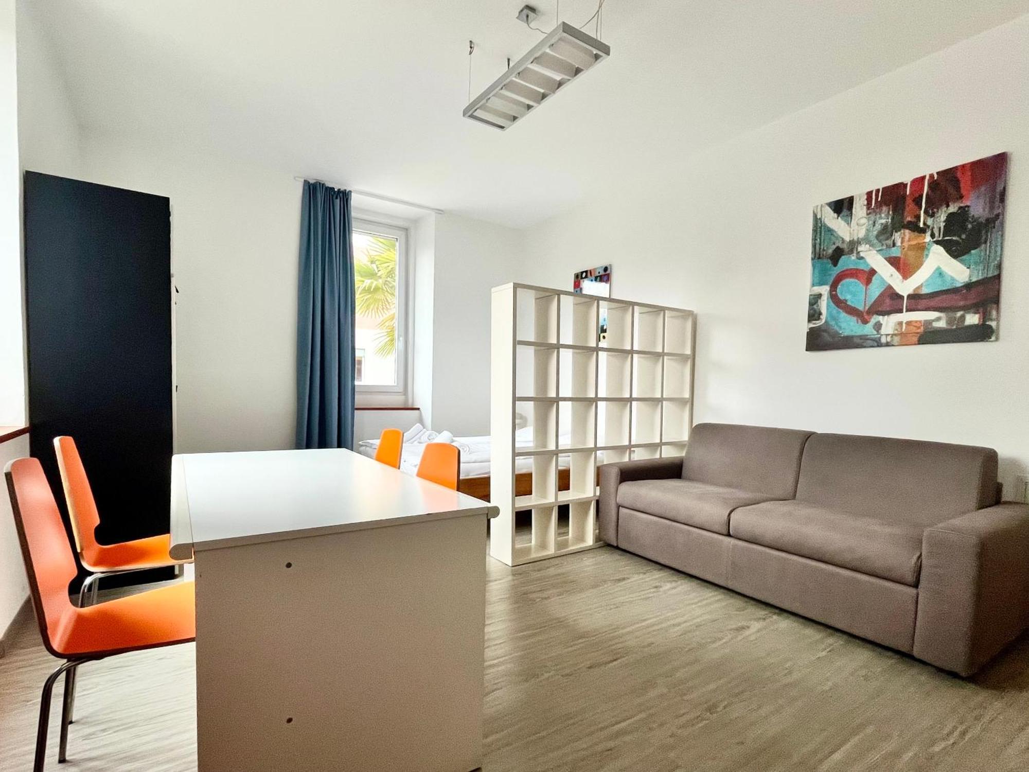 Guesthouse University By Lr - Self Check In Lugano Ngoại thất bức ảnh