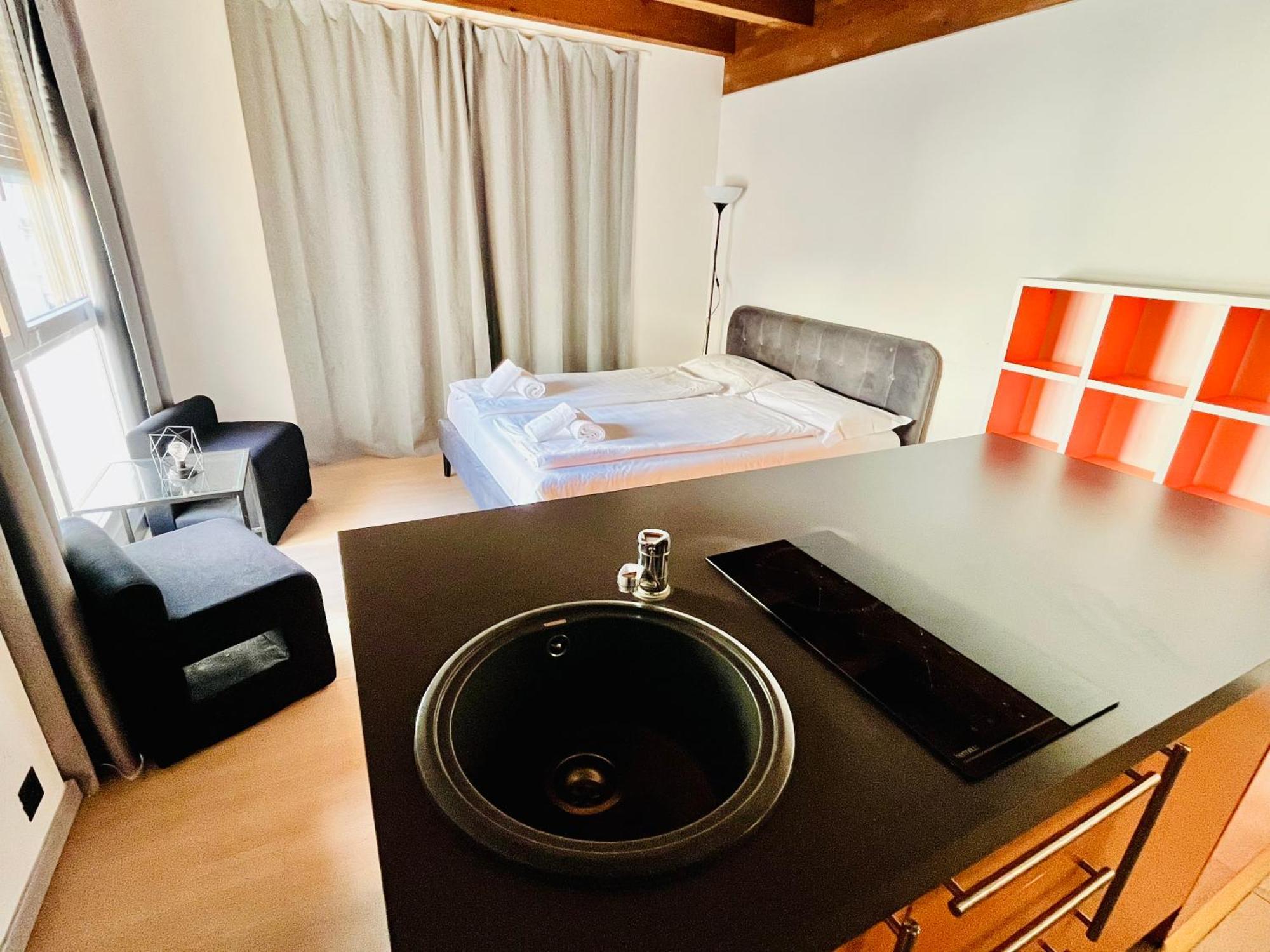 Guesthouse University By Lr - Self Check In Lugano Ngoại thất bức ảnh